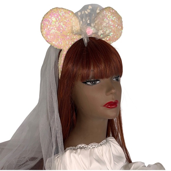 Disney Accessories - Disney Minnie Mouse Bridal Ears Veil Headband
